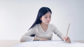 申佳佳｜月下一回眸，已是四時心