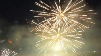 大年初一喜開顏，一句知心問候，真情永生難忘；一串好運安康，生活吉祥如意