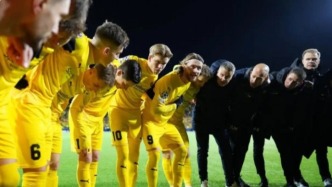 北极圈内的“黄色奇迹”：5.4万人口的小城如何连斩曼城马竞国米