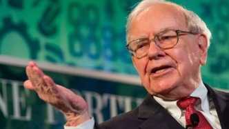 巴菲特、段永平大幅减持，3.8万亿苹果错失AI之争？