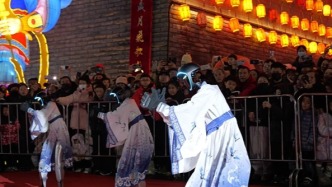 春晚同款機(jī)器人閃耀通化龍興里，為祖國科技點(diǎn)贊！