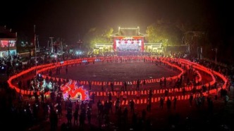 板凳龙巡游 年味“舞”出来