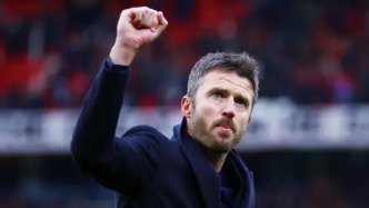 曼联1-0险胜埃弗顿：9战不败藏玄机，封神与悬念并存！