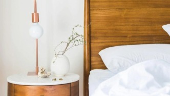 返乡年轻人“挤爆”县城酒店，县城酒店为啥火？