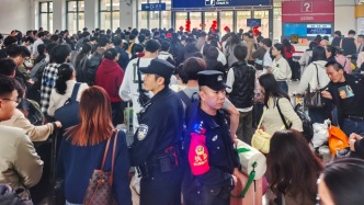 持續(xù)加開始發(fā)列車 懷集鐵警全力保障節(jié)后返程暢通