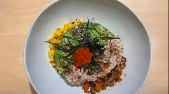 翻台15轮、月入上百万，商场负一层的“漂亮饭”杀疯了