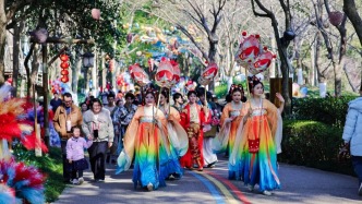 头条深度|年味上新 消费升温——2026江苏新春消费市场观察