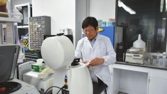 全国人大代表、上海交通大学环境科学与工程学院特聘教授黄勇平：加速科技成果从“书架”走向“货架”