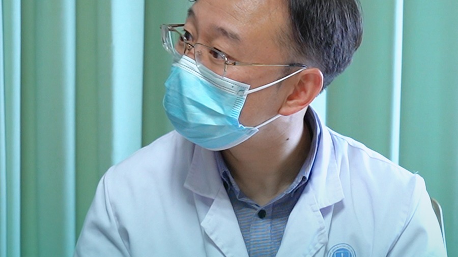 孩子双脚多趾穿鞋难，大一码不跟脚，小一码又挤脚