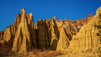 去元谋浪巴铺土林，等一场光的降临