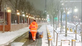 經(jīng)開區(qū)高效掃雪鏟冰力保路暢人安