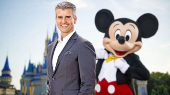 迪士尼CEO要换成他了！新领导的第一把火会烧向IP还是AI（深度观察）