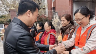 西秀区城管局-情系环卫一线 致敬巾帼芳华