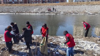 整治河道环境 守护碧水清流