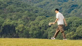 ReturnGround：在叙事中生成地方感