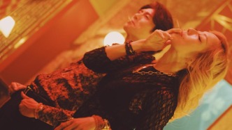 夜场是灰域，尊严是商品：《夜王》拍出了港女最后的“人情味”