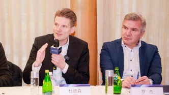 当AR眼镜成为AI入口，光学技术如何决定体验上限