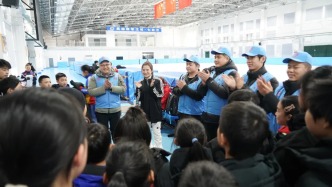 这抹“铁路蓝”，暖了十年……