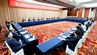 吉林省代表团召开全体会议