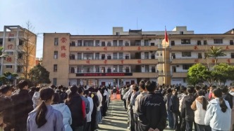 珙縣法院走進(jìn)孝兒中學(xué)開(kāi)展“預(yù)防犯罪”法治宣講活動(dòng)