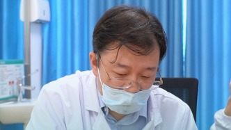 6根腳趾長得蠻勻稱的嘞，媽媽：我們還是想給他手術(shù)