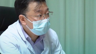 并指手术后灵活的小胖手，妈妈：每天都坚持绑支具压指蹼