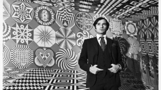 掌心即宇宙：佩德罗·弗里德贝格的荒诞与永恒