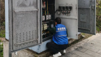西秀区城管局-优化路灯照明时段  保障出行安全
