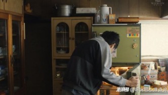 自我封閉：蹲族們，蹲久了如何起身？