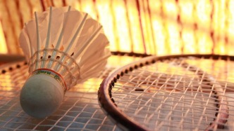 羽毛球終于降價(jià)了，之前高價(jià)囤球的人還好嗎？