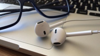 基金公司集體布局播客，不好好干金融玩耳朵經濟想干嘛？