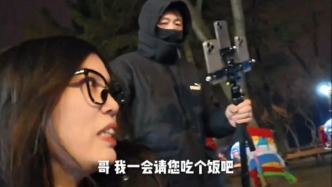 河北“轮椅女孩”独自逛长春动植物公园，暖心接力留住最浓的人情味，网友：骨子里的善良是藏不住的