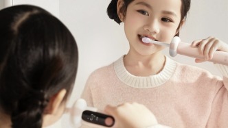 電動(dòng)牙刷行業(yè)遇冷：小米、usmile狂卷AI黑科技，要靠?jī)和袌?chǎng)“續(xù)命”？