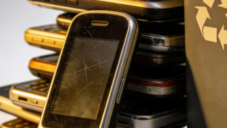 從“沒人要”到“搶著收” 廢舊手機(jī)回收價(jià)格攀升