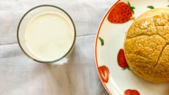 頭部品牌多城撤店，“現(xiàn)打鮮奶+烘焙”賽道正在悄悄生變