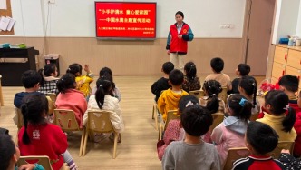 重慶楊家坪街道西郊二村社區(qū)開展“小手護清水，童心愛家園”主題宣傳活動 