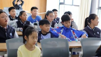 三五學雷鋒丨山東藝術學傳媒學院“微公益·微服務”志愿團開展“童行學雷鋒，情景悟精神”主題志愿服務活動