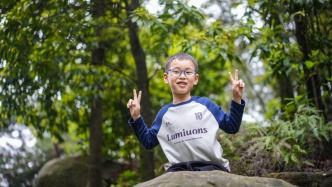 重慶春游玉峰山，帶小朋友撿松果、尋菌子、逗松鼠，滿是春日野趣