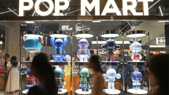 泡泡瑪特維修前，王寧先騰出一只手