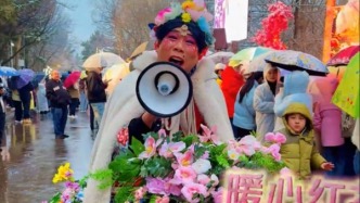 瑞雪迎春，暖心相伴，长春动植物公园雪天递热茶，用热情温暖每一位游客！