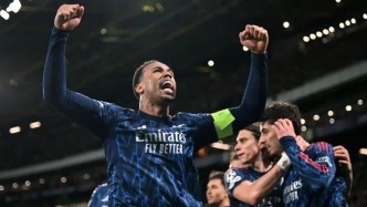 歐冠1-0絕殺背后，藏著一支正在悄悄改朝換代的鐵血阿森納！