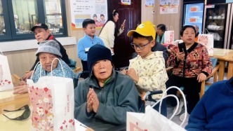 老吾老以及人之老：重慶萌娃走進養(yǎng)老中心，用童真溫暖老人心