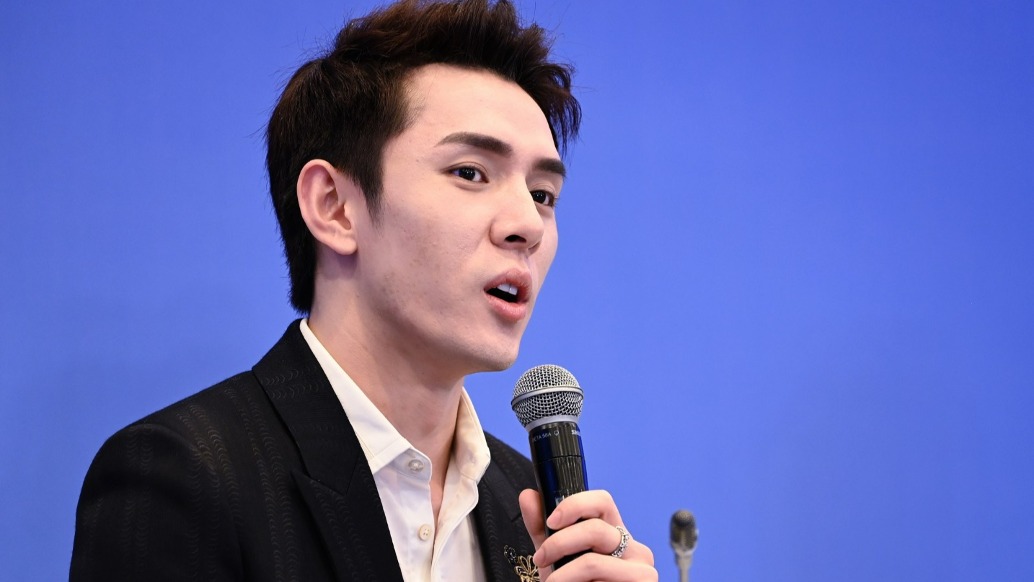 李佳琦哽咽發(fā)言告別直播間？回應稱缺席直播是去拍綜藝