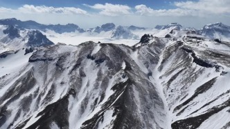 春雪長白山 冰封蘊(yùn)奇景
