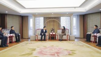 山東科技大學(xué)黨委書記王君松帶隊赴山東省委外辦走訪交流