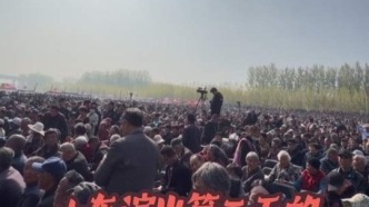 河南豫劇院青年團走進山東省濟寧市梁山縣，人山人海，太震撼了