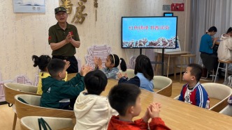 齊聚孺子書(shū)房 共讀紅色經(jīng)典