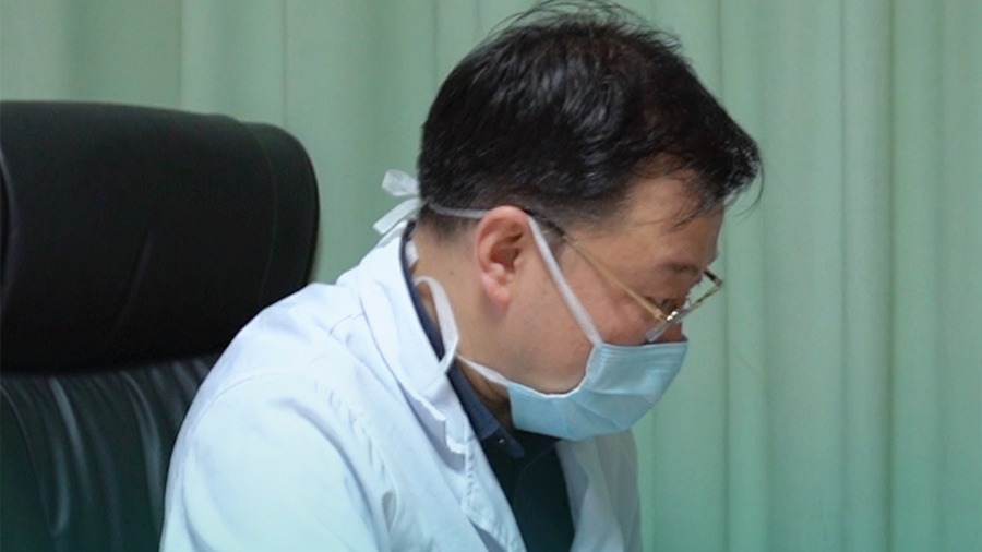 宝宝一出生手指脚趾都多一根，一次手术矫正24指变20