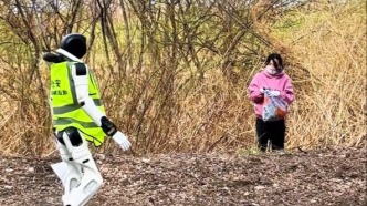 機(jī)器人上崗勸阻挖婆婆??！“不愧是東北！連機(jī)器人都自帶搞笑基因”