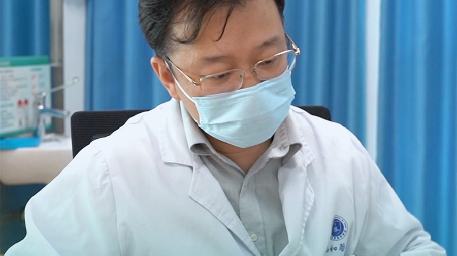 宝宝多指是什么原因造成的？大概和这些因素有关